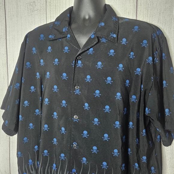 VTG 90s MT:2 Black & Blue Skull & Crossbones with Flames Button Down, size XL - Picture 2 of 5